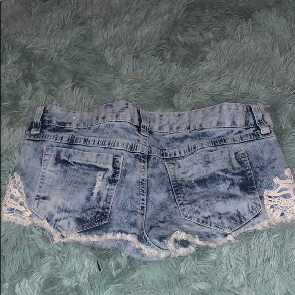 DENIM LOW RISE SHORTS - Picture 2 of 4